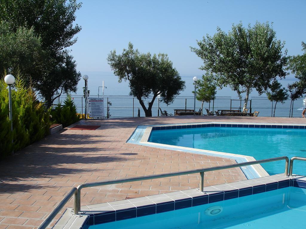 Bungalows Camping Kouyoni Gerakini Bagian luar foto