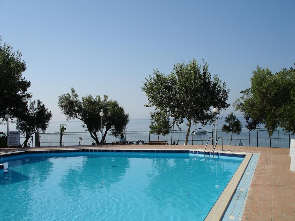 Bungalows Camping Kouyoni Gerakini Bagian luar foto