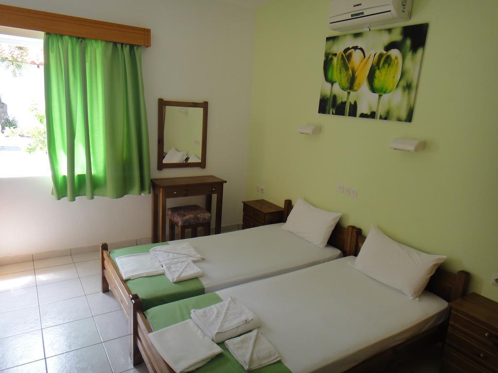 Bungalows Camping Kouyoni Gerakini Ruang foto