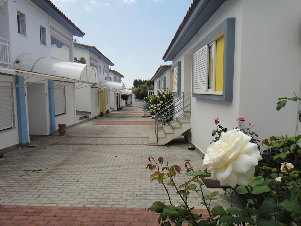 Bungalows Camping Kouyoni Gerakini Bagian luar foto